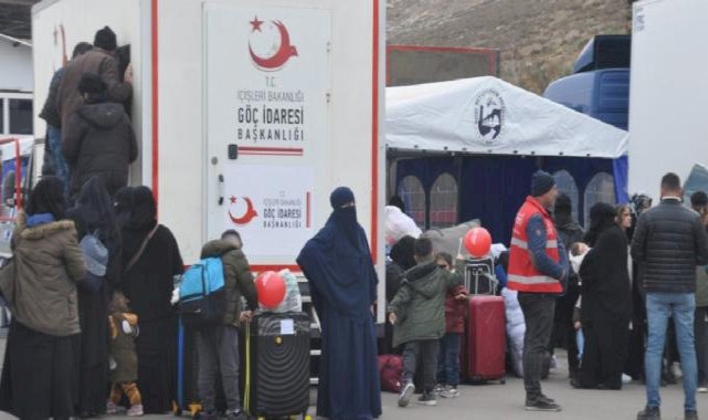 Ülkesine dönen Suriyeli: Türkiye bize bayrak verdi