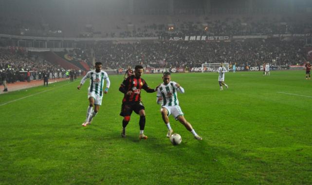 Taraftar rekoru kırıldı! Eskişehirspor, liderlik koltuğuna oturdu