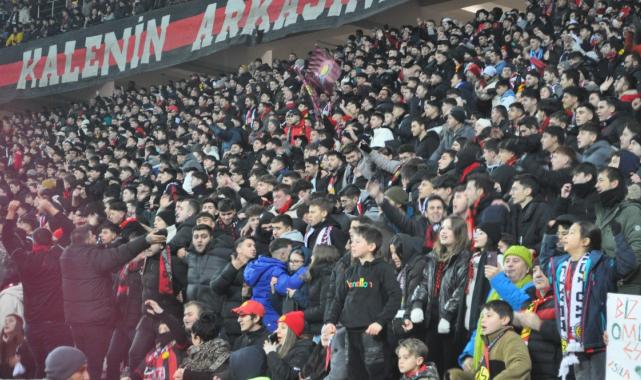 Taraftar rekoru kırıldı! Eskişehirspor, liderlik koltuğuna oturdu