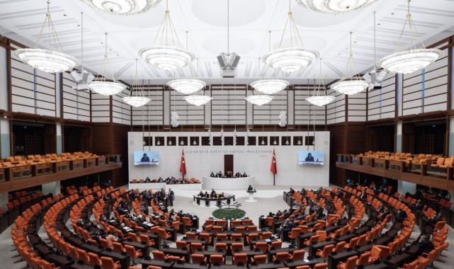 TBMM'de Özlem Zengin ile Ömer Faruk Gergerlioğlu arasında 'sapık' tartışması