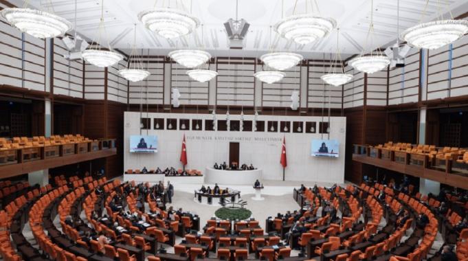 TBMM'de Özlem Zengin ile Ömer Faruk Gergerlioğlu arasında 'sapık' tartışması