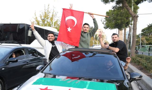 Türkiye'de bulunan Suriyeliler, Esad rejiminin devrilmesini kutluyor