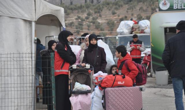 Ülkesine dönen Suriyeli: Türkiye bize bayrak verdi
