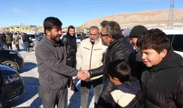 Van’da yüksek model araçlar cep yakarken, düşük modele rağbet yok