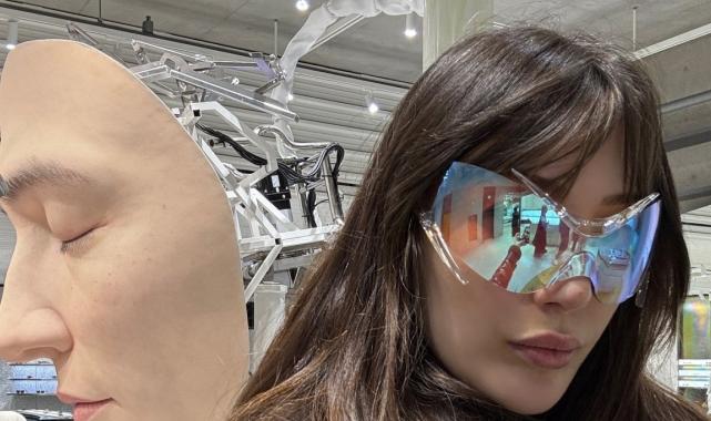 Yasmin Erbil ve sevgilisi Yiğit Poyraz sıkıyönetim ilan edilen Güney Kore'ye gitti!