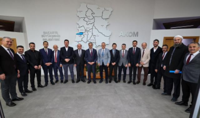 17 başkan AKOM'da ‘ortak payda Sakarya’ gündemiyle buluştu