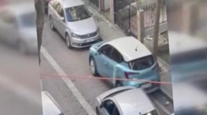 17 yaşındaki ehliyetsiz sürücü 8 araca çarparak durabildi