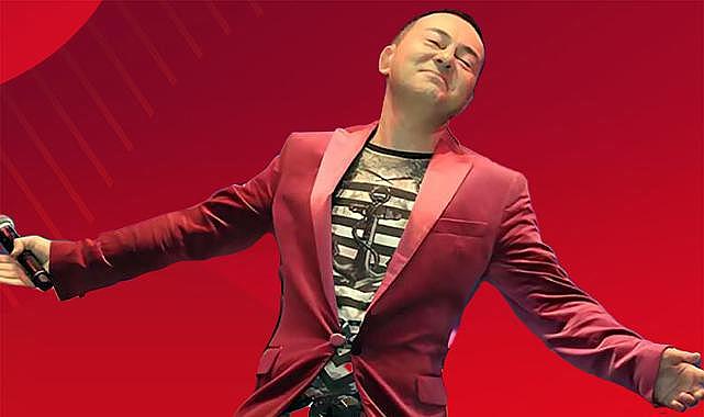 2025'in ilk konserinde hayranları Serdar Ortaç'ı yalnız bırakmadı