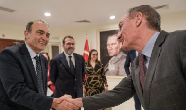 ABD ile İzmir arasında diplomatik yakınlaşma