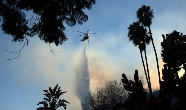 ABD'de büyük yangın: Mahkumlar yangın söndürmeye yardım ediyor