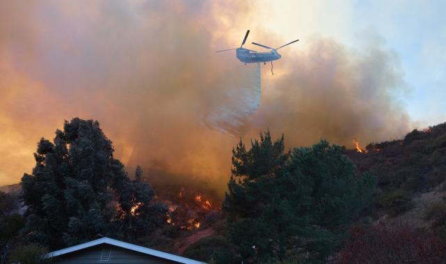 ABD'de büyük yangın: Mahkumlar yangın söndürmeye yardım ediyor