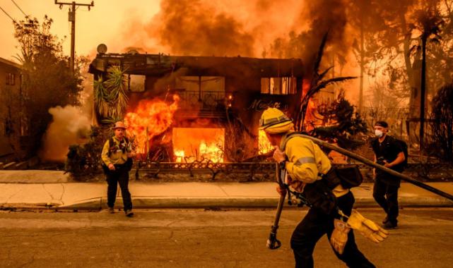 ABD'de yangın analizi: Tarihin en maliyetli yangınlarından olabilir