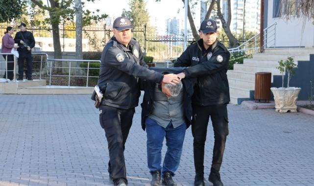 Adana'da borcunu ödemek için kuyumcuyu soymaya çalıştı: Yakalandı