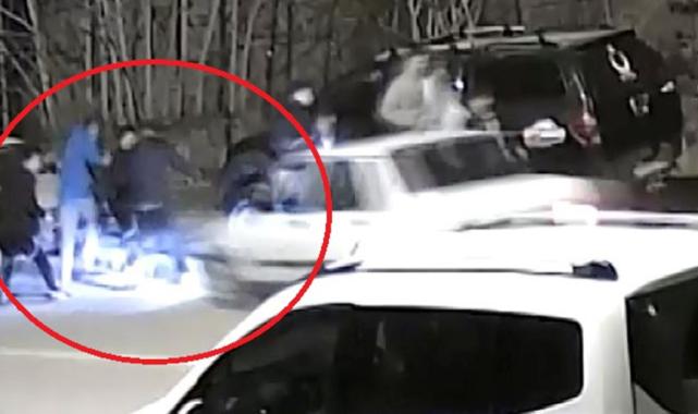 Ankara'da otomobil öğrencilerin arasına daldı: 2 yaralı