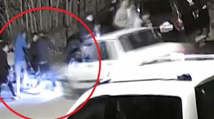 Ankara&#039;da otomobil öğrencilerin arasına daldı: 2 yaralı