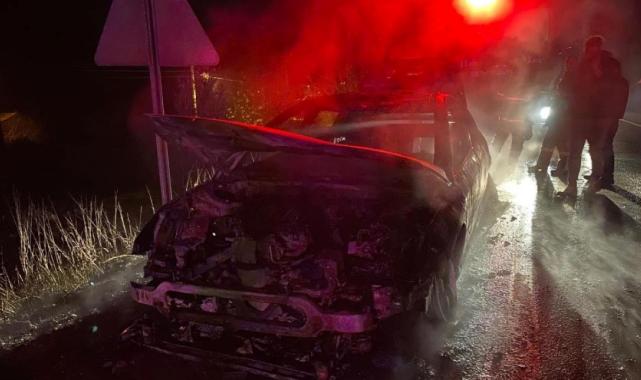 Antalya-Isparta karayolunda seyir halindeki otomobil alev aldı