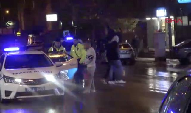 Antalya'da aracında hareketsiz yatan sürücü, kendini uyandıranlara kızdı