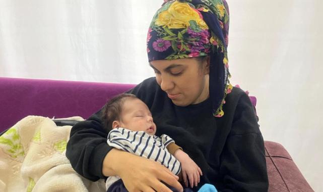 Antalya'da bebeğine Ferdi Tayfur'un adını koydu