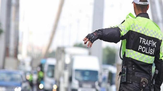 Antalya&#039;da çakarlı araç sürücüsüne toplam 149 bin 606 TL ceza kesildi