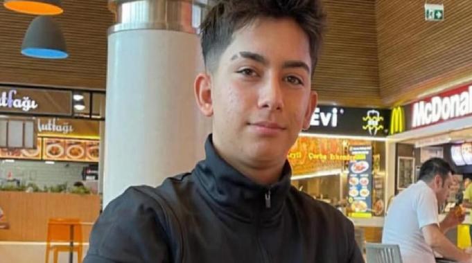 Antalya'da kamyonet ile çarpışan motosikletin 16 yaşındaki sürücüsü öldü