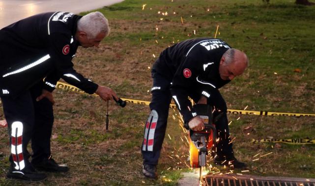 Antalya'da kanalizasyondan 'çocuk sesi' gelince ekipler harekete geçti