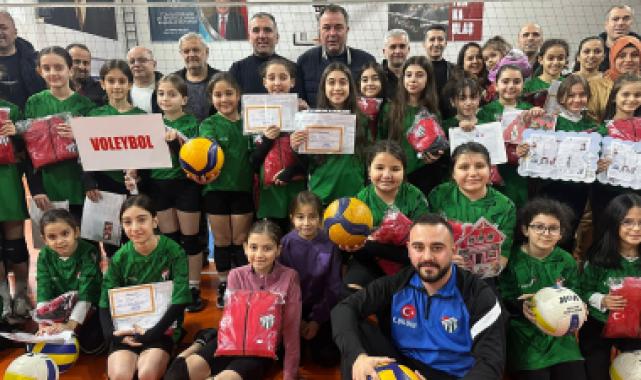 Artvinspor Kadın Voleybol Takımı 1 yaşında