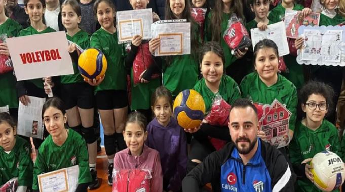 Artvinspor Kadın Voleybol Takımı 1 yaşında