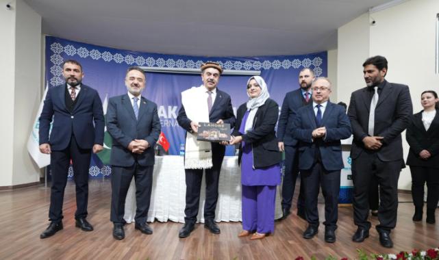 Bakan Tekin'den Pakistan ziyareti