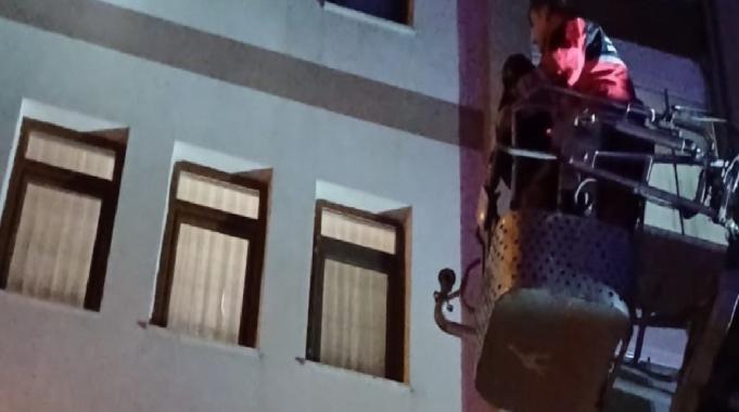 Bartın&#039;da evde uyuyakalan genç kız ekipleri alarma geçirdi