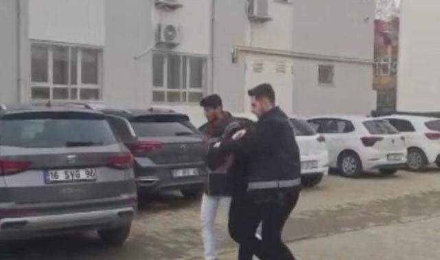 Bursa'da altınları çalan sahte yüzbaşı polisler tarafından enselendi