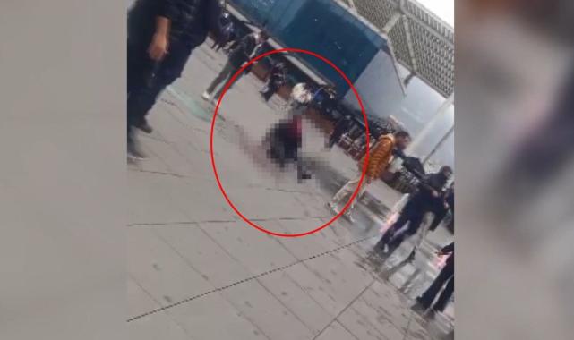 Bursa'da AVM önünde amcasını defalarca bıçakladı