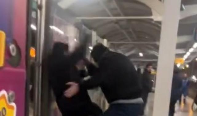 Bursa'da metro istasyonunda yumruklu kavga