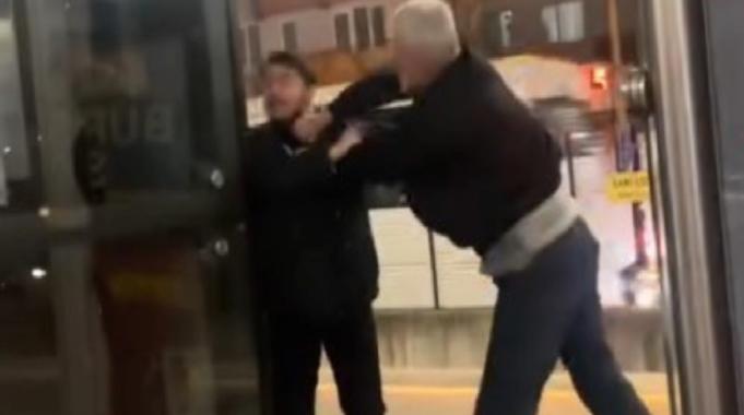 Bursa'da metro istasyonunda yumruklu kavga