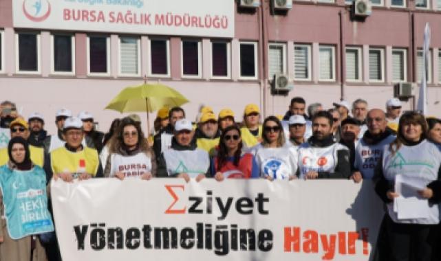Bursa’da sağlık çalışanları iş bıraktı
