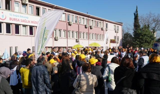 Bursa’da sağlık çalışanları iş bıraktı