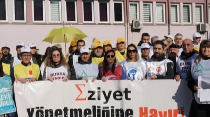 Bursa’da sağlık çalışanları iş bıraktı