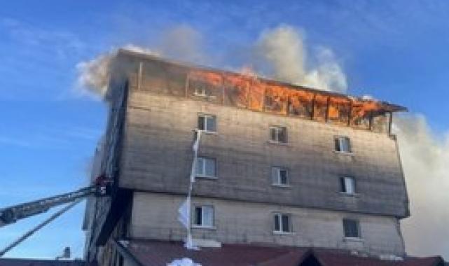 Çalışma ve Sağlık bakanları otel yangınında yaralananları ziyaret etti