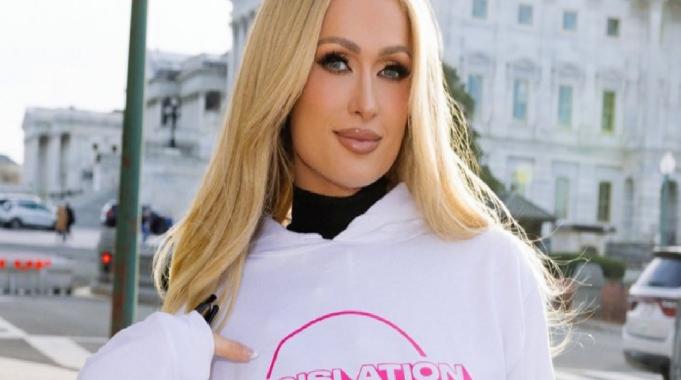 Canlı yayında izledi! Paris Hilton'un Los Angeles'taki evi yandı