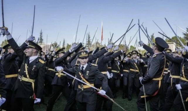 CHP'li Umut Akdoğan: Atatürk'ün yüzü suyu hürmetine teğmenler affedilmeliydi