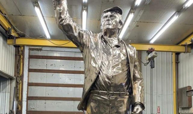 Donald Trump'ın 5 metrelik heykeli yaptırıldı