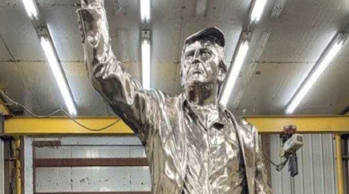 Donald Trump'ın 5 metrelik heykeli yaptırıldı