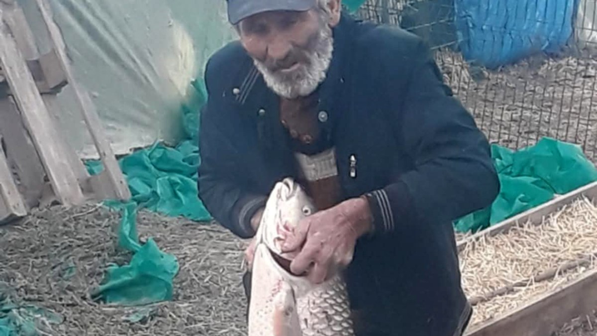 Edirne’de ağına takılan balık kendisini de şaşırttı