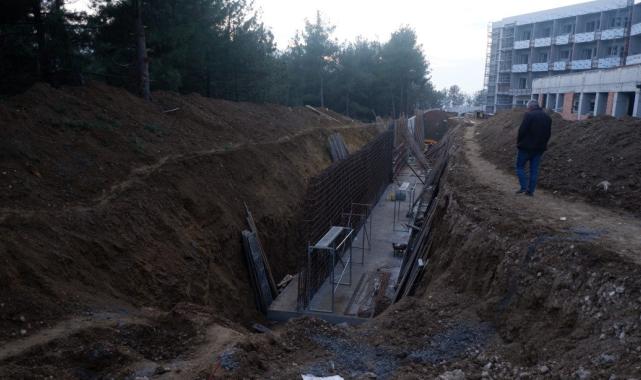 Edirne'de inşaat işçisinin bulup oynadığı metal, havan mermisi çıktı