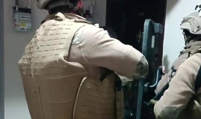 Erzurum'da sahte araç kiralama sitesi açarak vatandaşları dolandıran şüphelilere operasyon