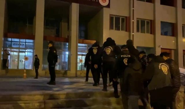 Erzurum'da sahte araç kiralama sitesi açarak vatandaşları dolandıran şüphelilere operasyon