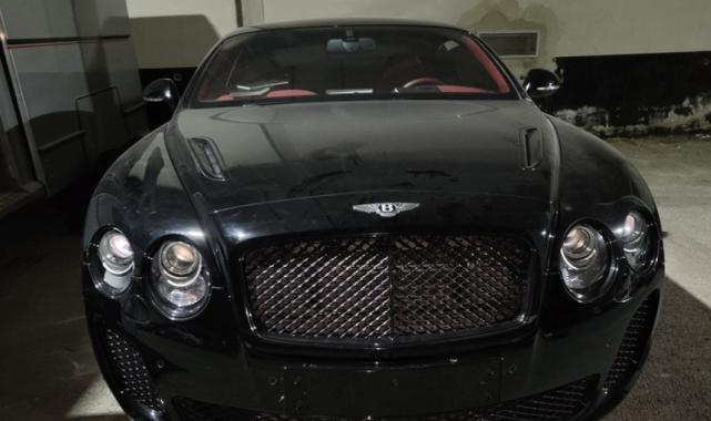 Esad ailesinin milyonlarca dolarlık lüks araçları