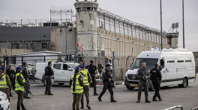 Filistinli kuzenler 33 yıldır İsrail cezaevinde tutuluyor