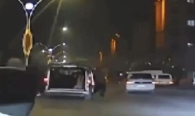 Gaziantep'te seyir halindeki aracın bagajından yola düştü