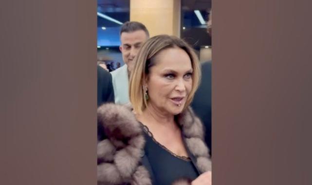 Hülya Avşar, dudağına piercing taktırdı! Gala halleri sosyal medyada çok konuşuldu
