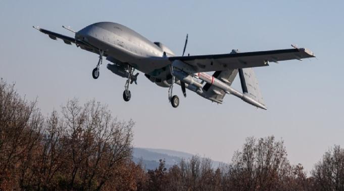 İlk kez silahlanan Bayraktar TB3 hedefi tam isabetle vurdu